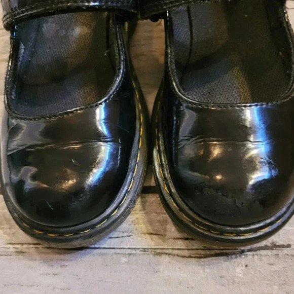 DR. MARTENS Maccy black patent leather Mary Jane Velcro straps shoes Girls 2 - Picture 4 of 12